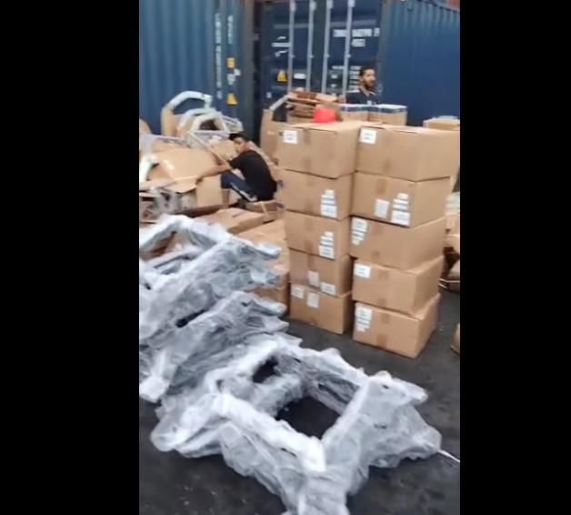 حجز 130 محرك سيارات جديد غير مصرح به بميناء عنابة
