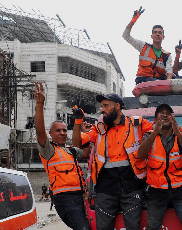 صور وفيديوهات من غزة: أجواء الفرح بعد وقف إطلاق النار وبدء تنفيذ الاتفاق