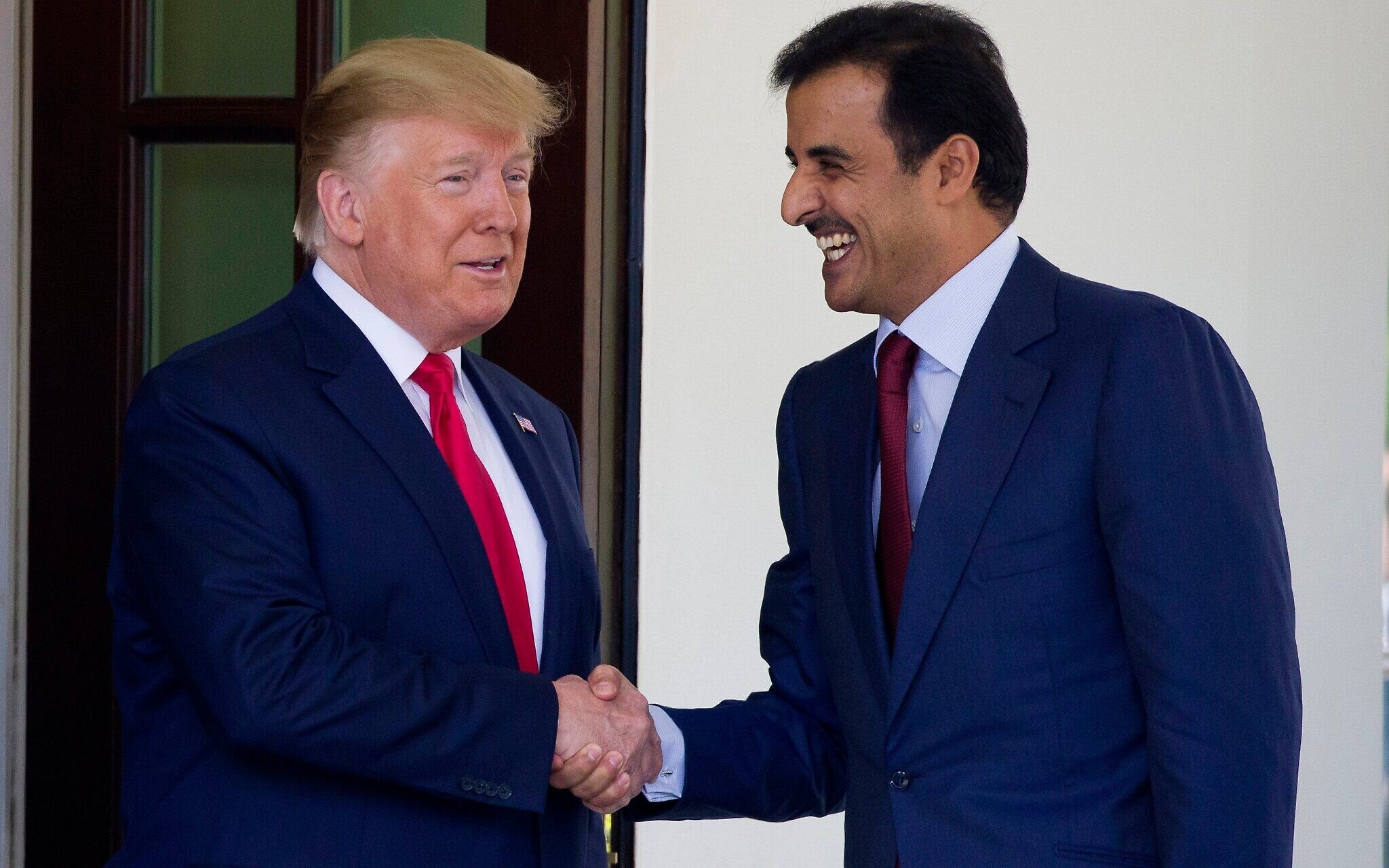 ترامب يوقع مرسوما يعتبر أي هجوم على قطر تهديدا لأمن أمريكا