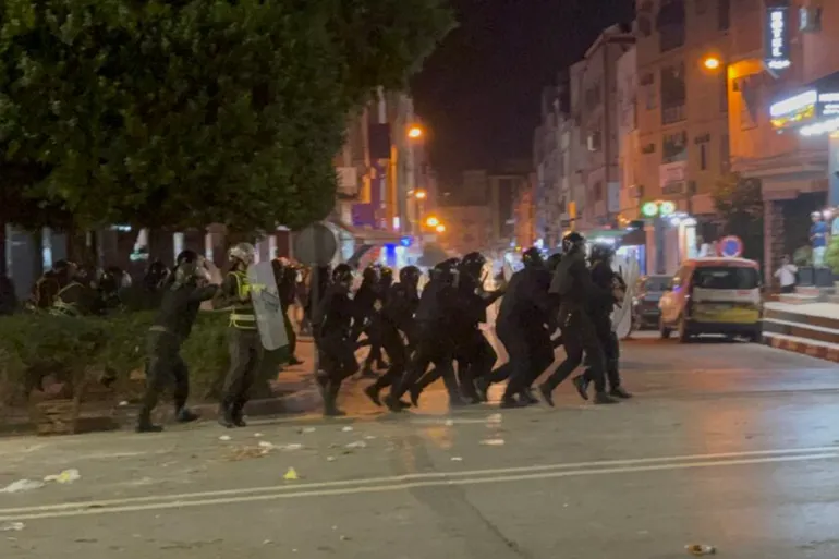 الشعب المغربي ينفجر